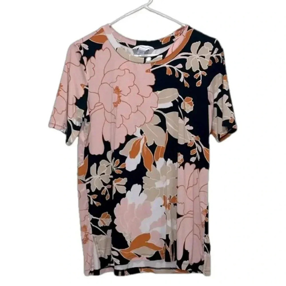 Liz Claiborne Tops - Imperfect dark floral top Liz Claiborne small oversized short sleeved floral top